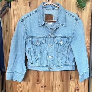 Levi’s vintage wash cropped trucker jacket (size S)
